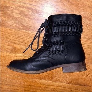 Combat boots